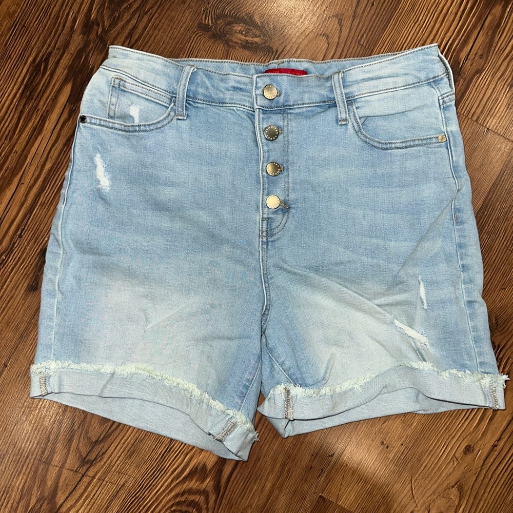 JLO high rise jean short